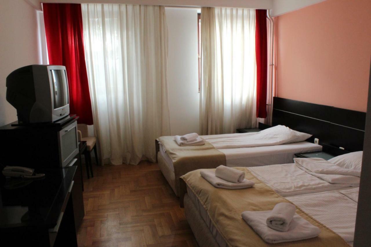 Hotel Beograd - Yu Lukavica エクステリア 写真