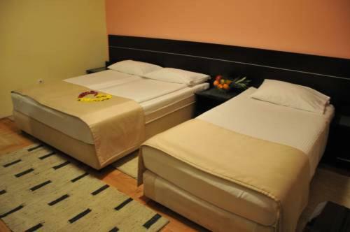 Hotel Beograd - Yu Lukavica エクステリア 写真